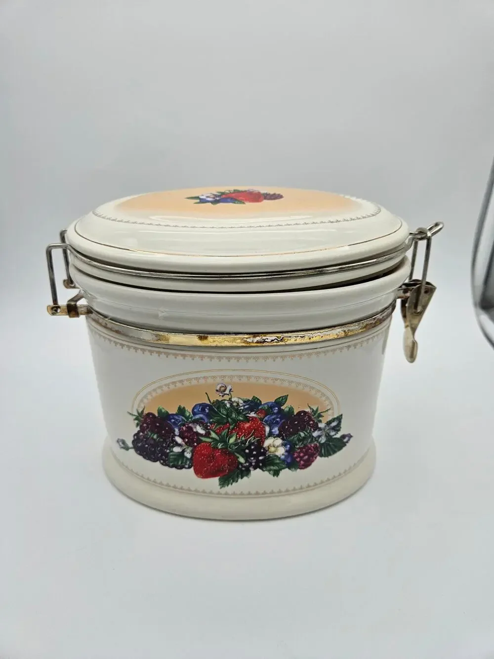 Vintage Knotts Berry Farm Foods Snap Lid Ceramic Jar Cookie Canister